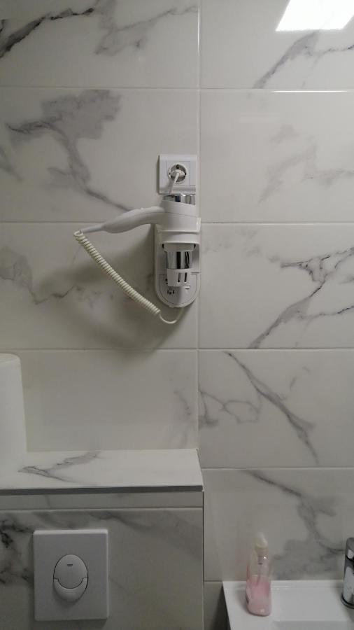 Evita Apartment Карловац Екстериор снимка