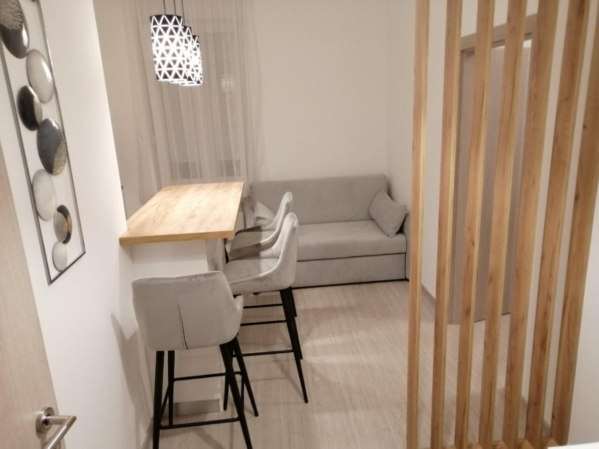 Evita Apartment Карловац Екстериор снимка