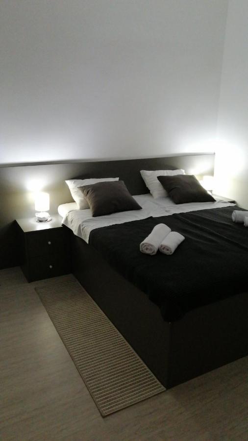 Evita Apartment Карловац Екстериор снимка