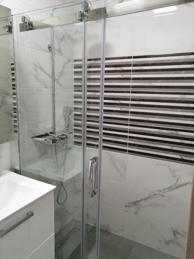 Evita Apartment Карловац Екстериор снимка